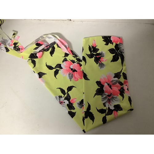Ecotak Lycra Tie in Rugless Tail Bag - yellow hibiscus - small pony