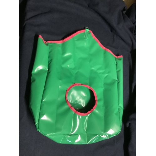 Ecotak PVC Hay Bag - emerald green & hot pink